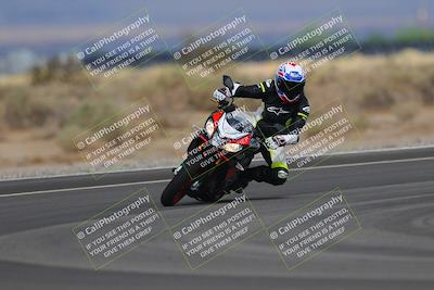 media/Sep-11-2022-SoCal Trackdays (Sun) [[81b7e951af]]/Turn 16 (945am)/